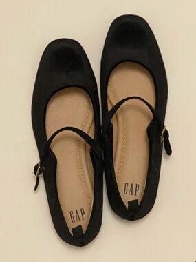 GAP Black Mary Jane Ballet Flats with Tan Insole